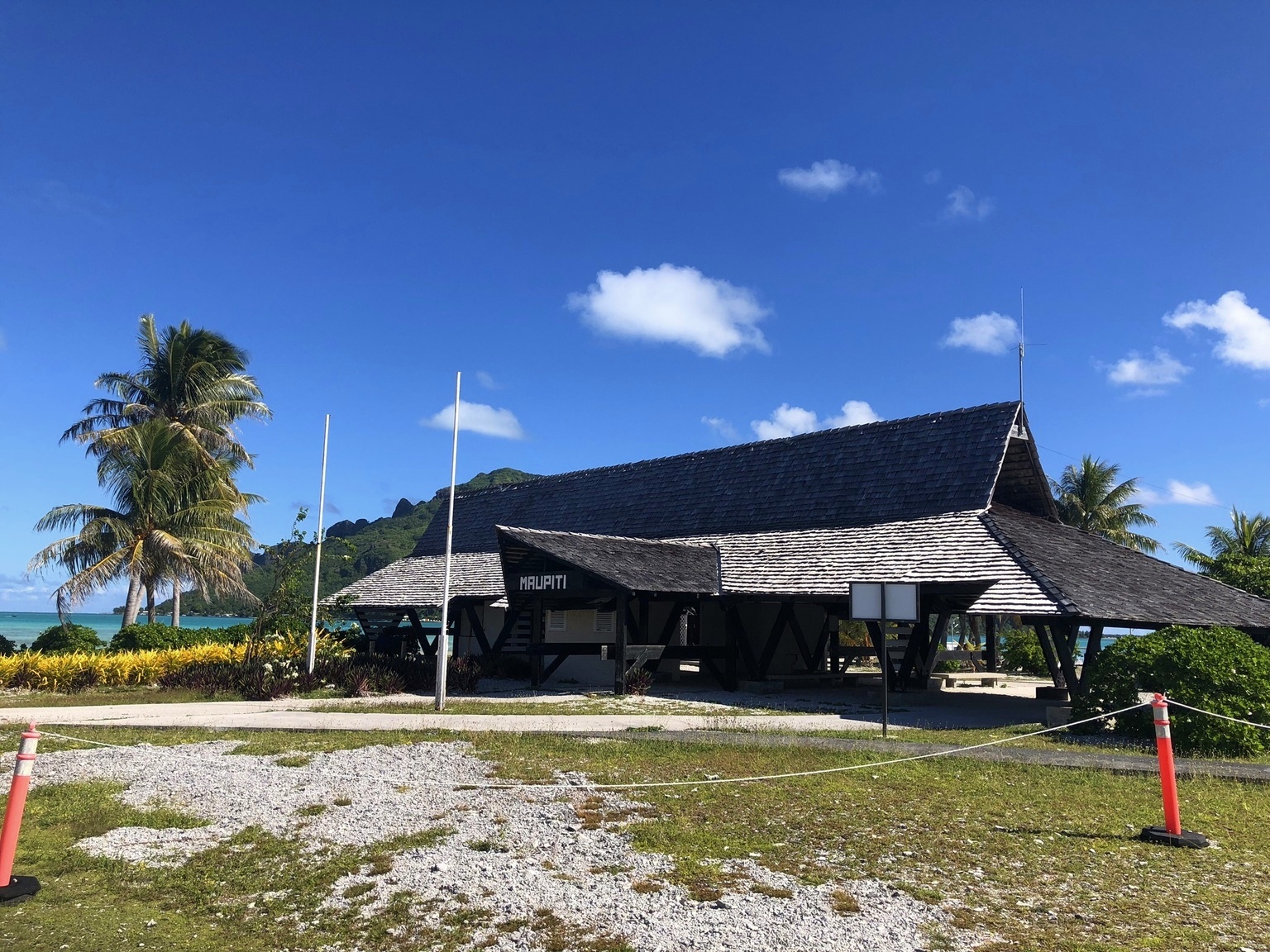 Maupiti Airport